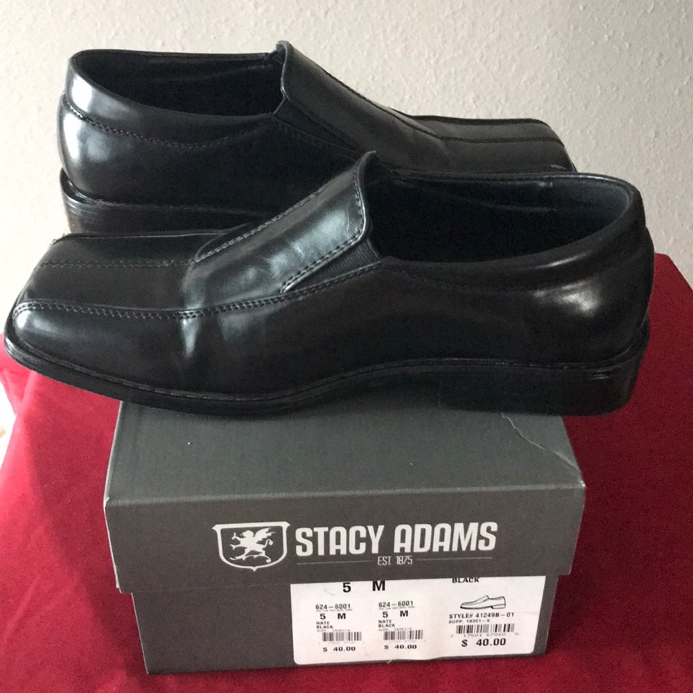 👦🏻 Boys Slip-on dress shoes